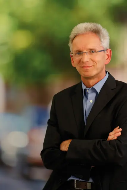 Schärdings AMS-Leiter Harald Slaby präsentiert die aktuellen Arbeitsmarktdaten für Jänner 2026 und zieht Bilanz über den Mitteleinsatz des AMS Schärding im Jahr 2025. | Foto: AMS Schärding