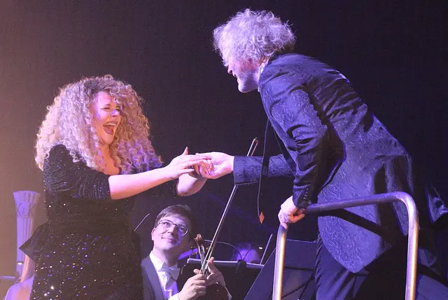 Sängerin Alexandra Crișan mit Matthias Georg Kendlinger.  | Foto: Da Capo