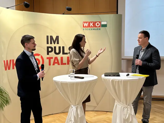 Bernhard Maunz (l.) und Werner Wild erzählten, worauf es auf internationalem Terrain ankommt. | Foto: MeinBezirk/Markus Kopcsandi