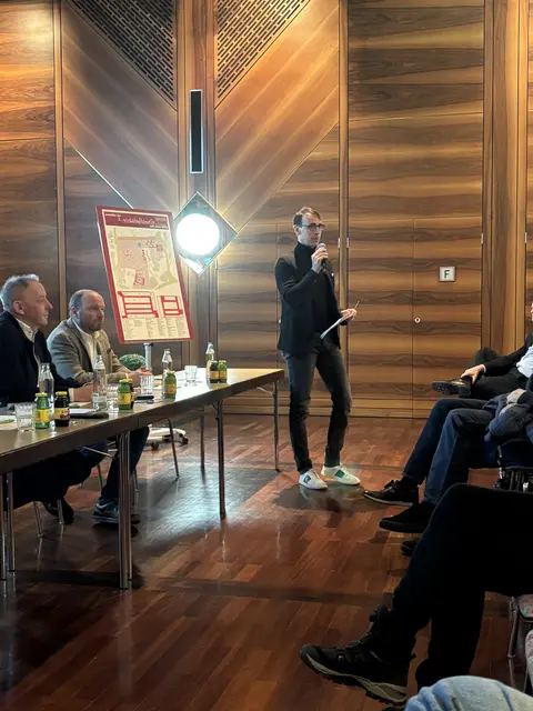 Reuttes Bürgermeister Günter Salchner steht klar hinter der Entscheidung, die Messe wieder ins Zentrum von Reutte zu holen. | Foto: Evelyn Hartman/MeinBezirk