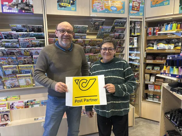Bgm. Gerhard Fügl und die neue Postpartnerin Fr. Petra Röszler | Foto: Marktgemeinde Traisen