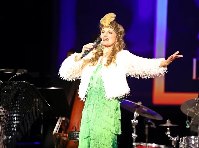 Susanne Marik präsentierte in Bad Ischl die Schlager der 20er- und 30er-Jahre. | Foto: Hörmandinger