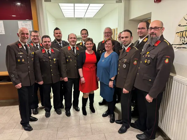 Bgm. Josef Schaden, Hermann Bachtrog, Markus Koppensteiner, Michael Fichtinger, Wolfgang Weitzenböck, Benedikt Strasser, Anita Weixelbaum, Franz &amp; Heidemarie Danzinger, Erwin Hofbauer, Thomas Kaufmann, Franz Thaler, Martin Fandl (v.l.).

 | Foto: Marktgemeinde Schweiggers