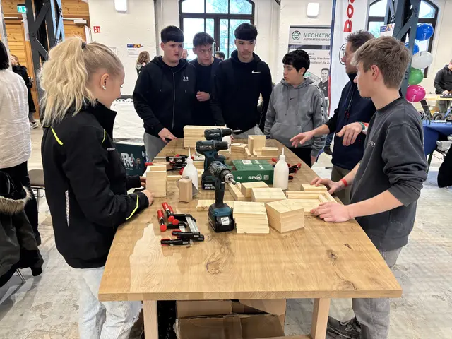 Die Erlebniswelt bietet jungen Menschen eine Chance, die Vielfalt der Lehrberufe in der Region kennenzulernen und die eigenen Interessen und Fähigkeiten zu entdecken. | Foto: MeinBezirk Salzburg