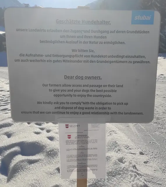 Hundekot in den Feldern ist ein ernstzunehmendes Problem. | Foto: TBW Est. Stubai