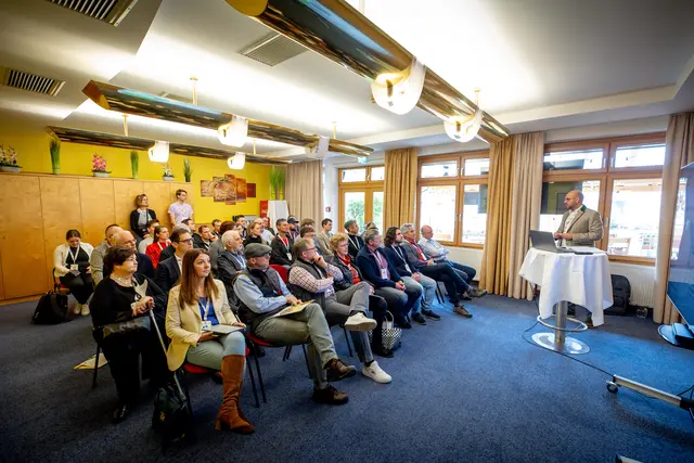 Die Innovationslounge am Energiecamp. | Foto: Holzwelt/Tom Lamm