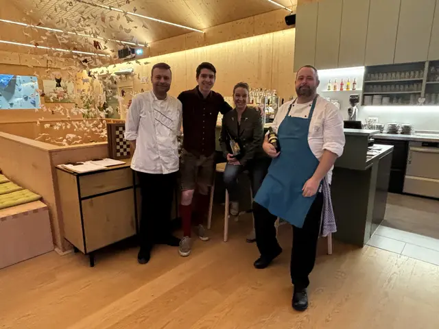 Ein frischer Wind weht im "Stoabock by Klammwirtin": Christoph Reiter, Maximilian und Bettina Fraißler und Christopher Petsch. | Foto: MeinBezirk/Angelika Kern