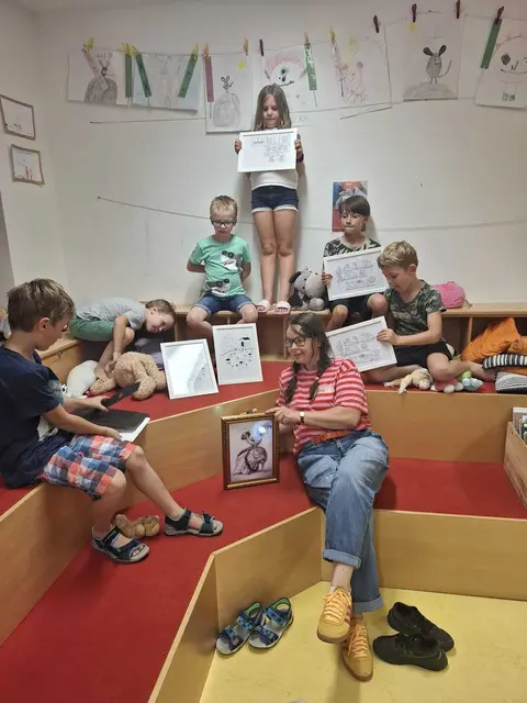 Buchveranstaltungen finden regelmäßig mit bekannten Künstlern und Künstlerinnen in der Bibliothek statt. | Foto: Martina Weiss