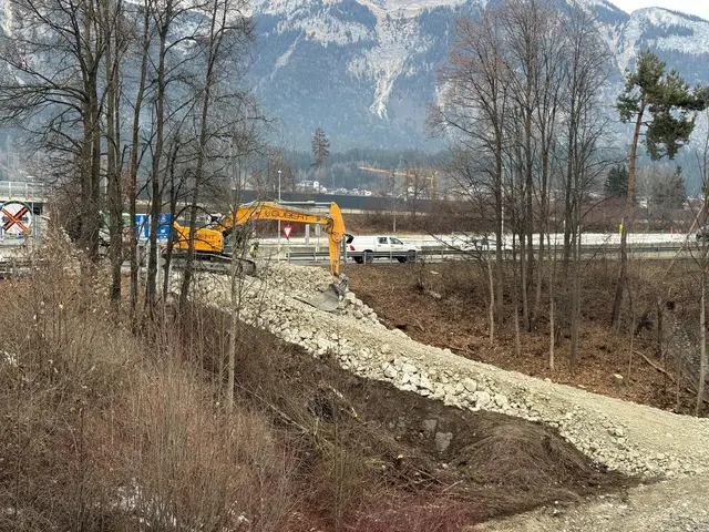 Laut Auskunft des Landes werden sogenannte Baugrunderkundungen durchgeführt.  | Foto: ZOOM-Tirol