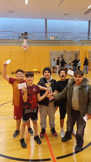 Beim Martha Cup in Absam zeigten die jungen Fußballtalente ihr Können. | Foto: JAM