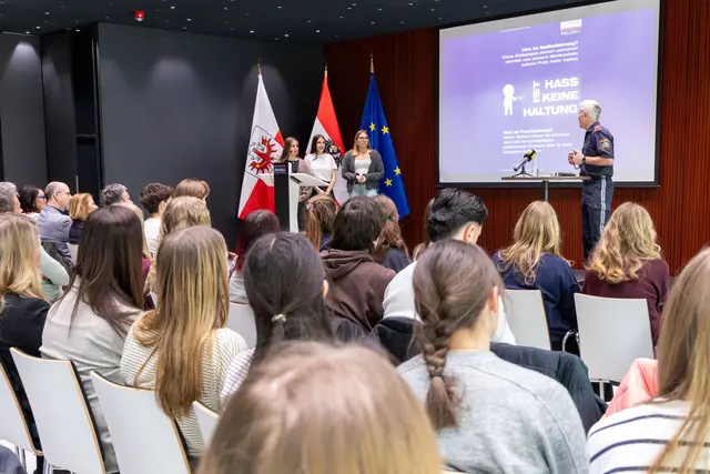 „Safer Internet“: ein Projekt der  Landespolizeidirektion Tirol (Landeskriminalamt, Bereich Kriminalprävention) mit Tirols Schulen | Foto: LPD Tirol/ Stephan Huter