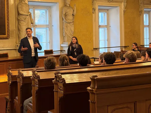Auch Bezirkschef Markus Figl (ÖVP) war beim Jugendparlament vor Ort.  | Foto: BV1
