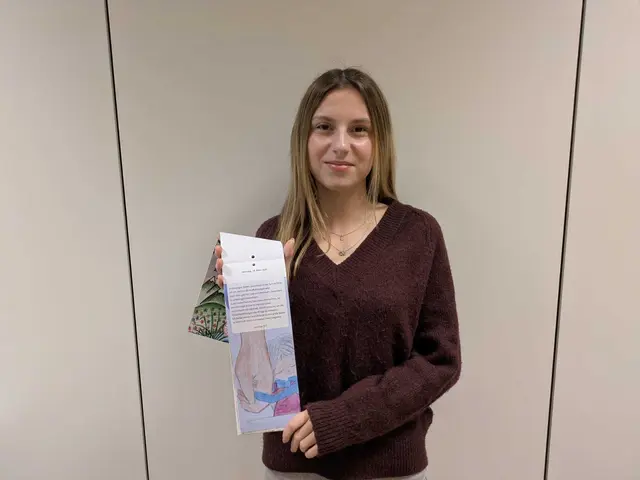 HAK-Schülerin Vanessa Neuecker mit ihrem Beitrag | Foto: HAK/HAS Voitsberg