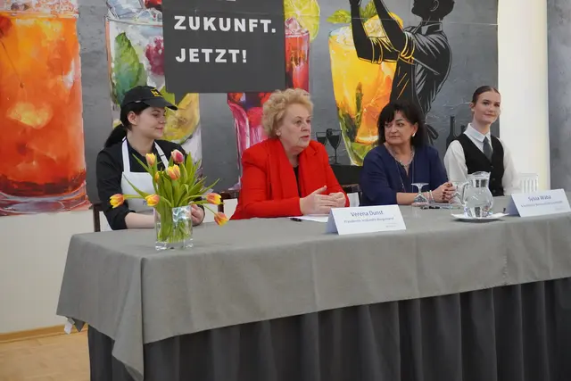 "Kein junger Mensch darf seine Ausbildung aus finanziellen Gründen abbrechen müssen“, betont Dunst.  | Foto: MeinBezirk/Barbara Babonitsch-Diewald