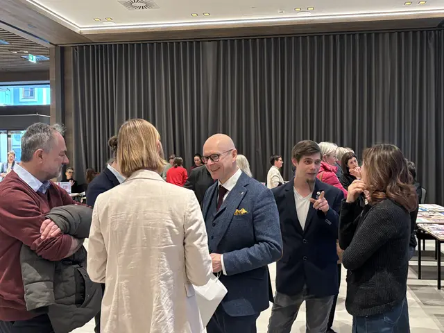 Landesrat Wolfgang Fürweger (3. von links) war auch zu Gast auf der Messe in Bischofshofen. | Foto: Emanuel Hasenauer
