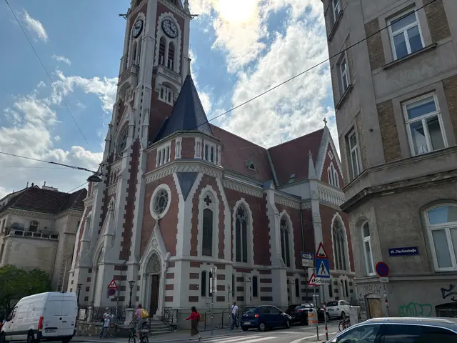 Das Dach der Lutherkirche hat 700.000 Euro verschlungen.  | Foto: Lukas Ipirotis/MeinBezirk