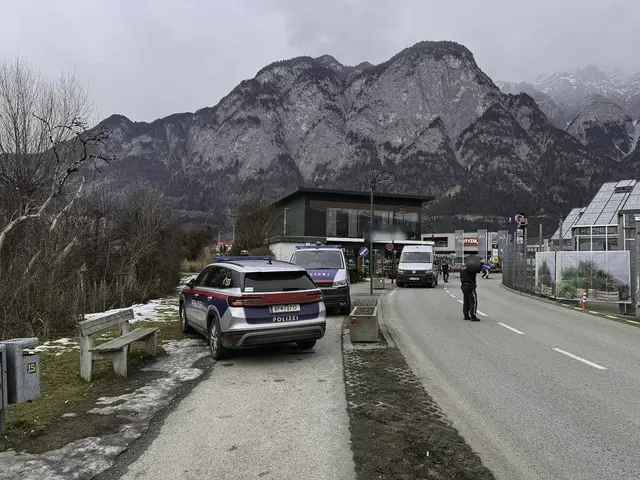 Großeinsatz in Völs: Fastfoodlokal wurde evakuiert. | Foto: zeitungsfoto.at