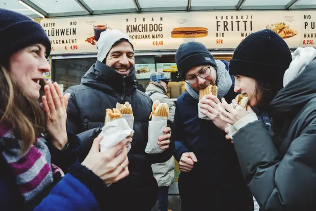 Bei den Standorten vom "Wiener Würstelstand" bietet man seit wenigen Wochen vegane Produkte an. Die Aktion soll jetzt weitergehen. | Foto: Dominik Farkas