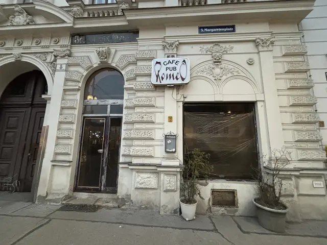Das Traditionsbeisl Café Romeo ist Geschichte. Dort soll bald ein neues Lokal einziehen. | Foto: Nathanael Peterlini/MeinBezirk
