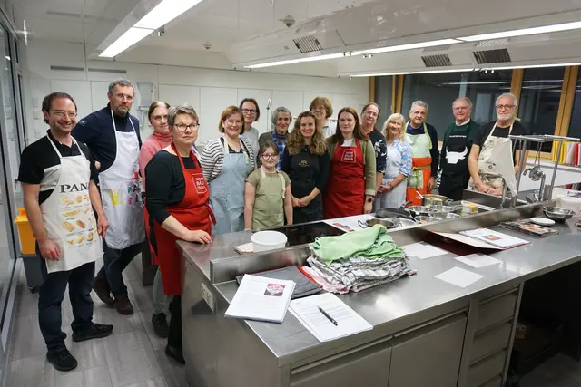Unter der Anleitung von Seminarbäurin Manuela Pichler wurden "Gerichte mit Geschichte(n)" gekocht. | Foto: Region Mittelkärnten