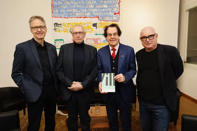 Ulrich Lenz, Konrad Paul Liessmann, Schatzmeister Hans Roth vom Förderkreis der Oper und Klaus Kastberger. | Foto: Saubermacher