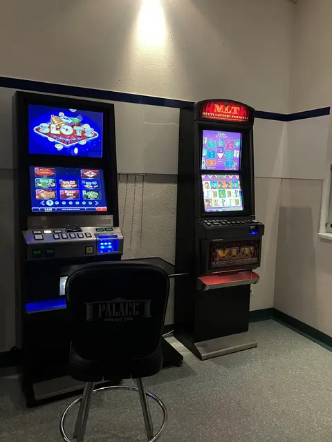 Gleich mehrere Maschinen wurden entdeckt. | Foto: BMF/Finanzpolizei