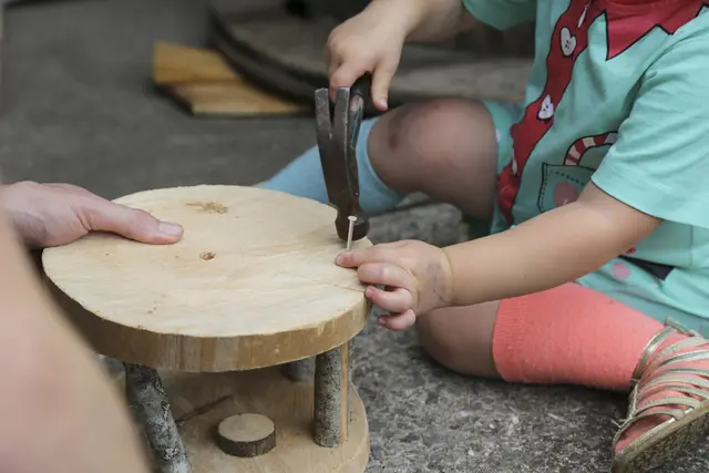 Für Eltern und Kinder gibt es ein vielfältiges Programm. | Foto: smarterpix/SalenaStinchcombe