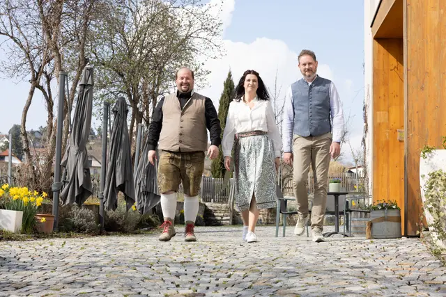 Führungsteam des Gasthofs Leindl: Thomas Kalchhauser, Kathrin und Uwe Hausleitner | Foto: Wachsmann Verlag