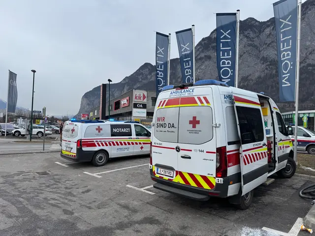 Großeinsatz in Völs: Fastfoodlokal wurde evakuiert. | Foto: RKI