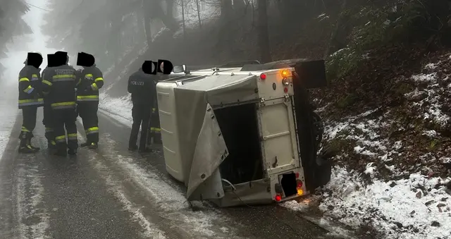 Bilder zum Unfall. | Foto: Feuerwehr Steindorf
