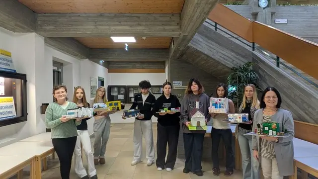 Schulleiterin Christl Nagl-Eder und Schülerinnen der Klasse 4c | Foto: NÖMS St. Andrä-Wördern und Marktgemeinde St. Andrä-Wördern