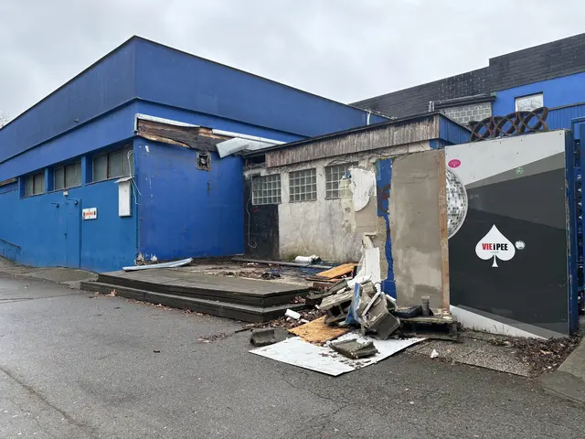 Nach mehreren Vorfällen des Vandalismus am Grundstück wird der Schaden am Gelände der "Pratersauna" im sechsstelligen Bereich geschätzt.  | Foto: Matthias Pandrea/Mein Bezirk