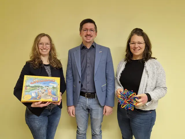 Katharina Dietl, Vizebürgermeister Richard Waringer, Janina Jakisic | Foto: Stadtgemeinde Herzogenburg