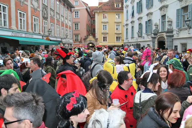 Tausende Menschen kommen jährlich zur Faschingsparty ins Bermudadreieck.  | Foto: MeinBezirk.at/Marie Ott