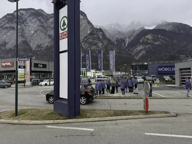 Großeinsatz in Völs: Fastfoodlokal wurde evakuiert. | Foto: zeitungsfoto.at