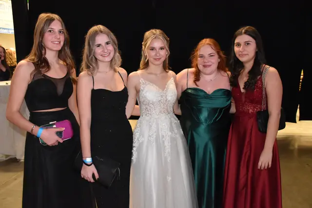 Die Jugend genoss eine wunderbare Ballnacht. | Foto: MeinBezirk/Michael Strini