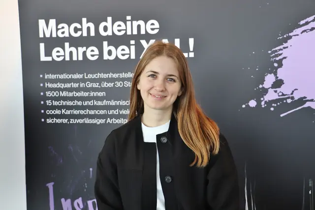 XAL sucht 18 Lehrlinge, auf die Lehrberufe wie Elektrotechniker machte Franziska Hofer aufmerksam. | Foto: Edith Ertl