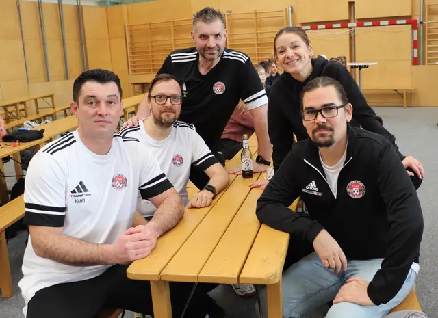 Die SCK-Jugendtrainer machten jeden Spaß mit | Foto: Edith Ertl