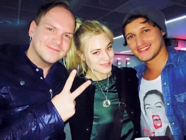 Christian Rosenzopf, Larissa Marolt und Marco Angelini auf Flughafen Frankfurt auf dem Weg nach Australien | Foto: Privat