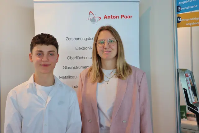 Jessica Magg von der Firma Anton Paar sucht 17 Lehrlinge, Leon 1.J wird Zerspannungstechniker | Foto: Edith Ertl
