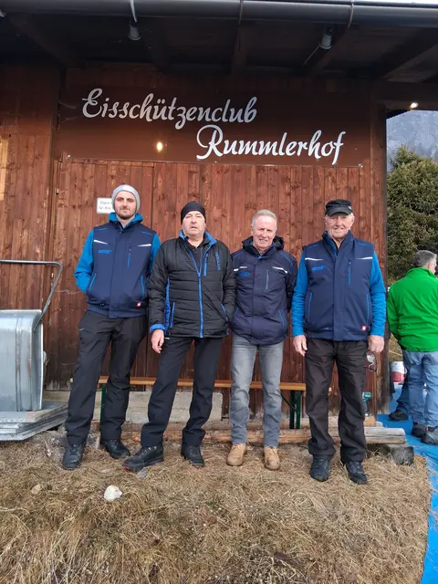 Knapp nicht in die Preisränge geschafft;  EC Brixen 2
Markus Strasser, Werner Fercher, Reinhard Astl und Josef Fuchs