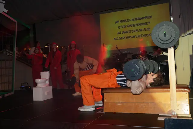 Training im Feldbacher „Häfn“: Ben Macht und Marc Geigl in einer Szene aus „Geld oder Leben“.
 | Foto: Nicole Schawill