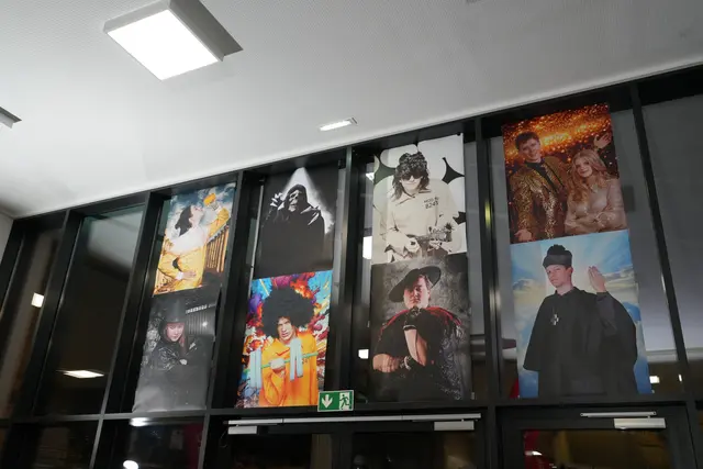 Der Eingangsbereich des Borg Feldbach als Schaufenster der Musicalarbeit: Zahlreiche Mitwirkende werden hier dem Publikum vorgestellt.
 | Foto: Nicole Schawill