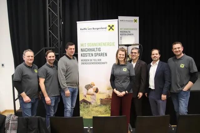 Die Zahl der Stromeinspeiser und -abnehmer steigt ständig, wie Raiffeisen-Vorständin Karin Saiger (Mitte) bei einer Veranstaltung in Güssing berichtete. | Foto: Martin Wurglits