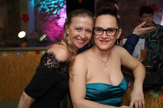 Birgit und Hamida bezauberten mit schickem Ballgewand und ihrem Lächeln. | Foto: Markus Bäumler/zema-medien.de