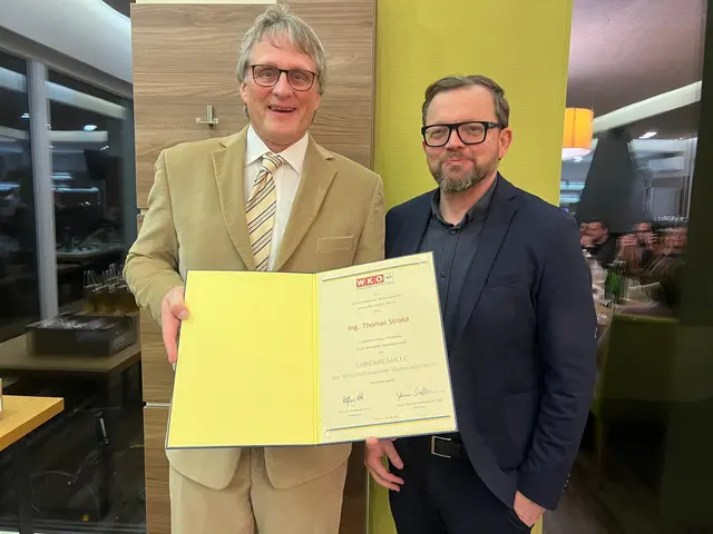 Geschäftsführer Thomas Straka und Bezirksstellenleiter Julius Gelles | Foto: Lisa Berger