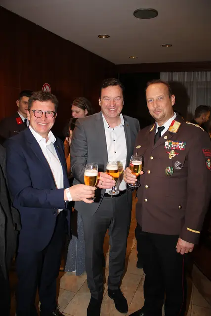 Andreas Albrecher, BGM. Jochen Bocksrucker und ABI Bernhard Haller | Foto: HFM Patrick Marcher