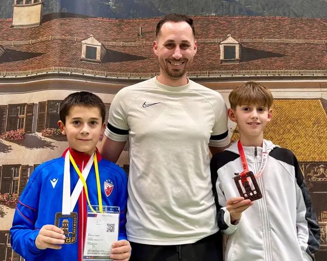 v.l.n.r Rafael Brcerevic, Coach Nenad Pejcic, David Gugenberger