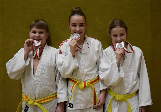 Die Luftenberger Medaillengewinner bei der OÖ. Landesmeisterschaft. Sebastian Winkler, Sarah Hanneder u. Klara Seyrl.