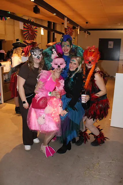 "Jeden Tag ein anderer Vogel": Conny, Chrissi, Nadine, Sarah und Nadine